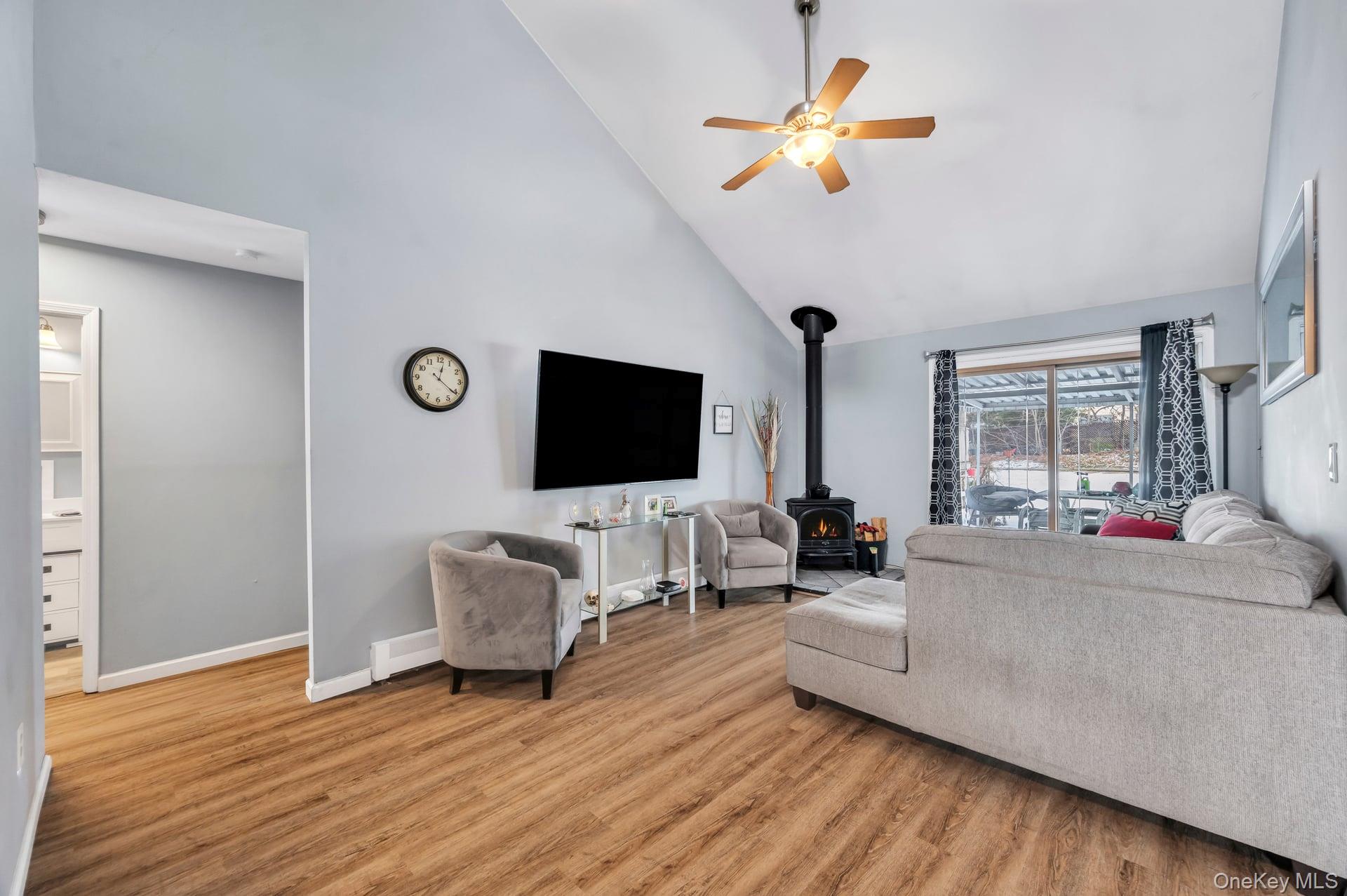 17 Groton Lane, Coram, NY 11727