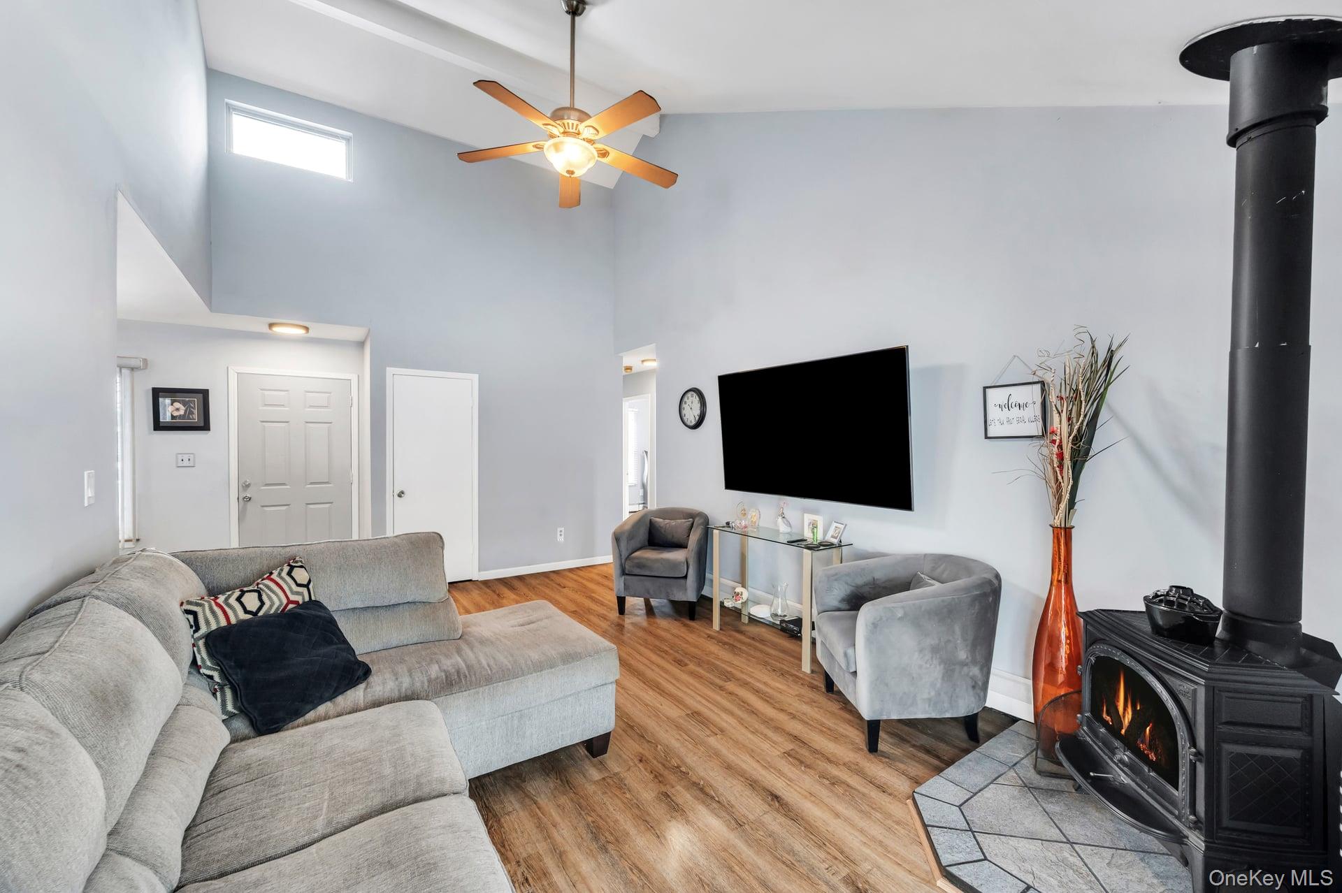 17 Groton Lane, Coram, NY 11727