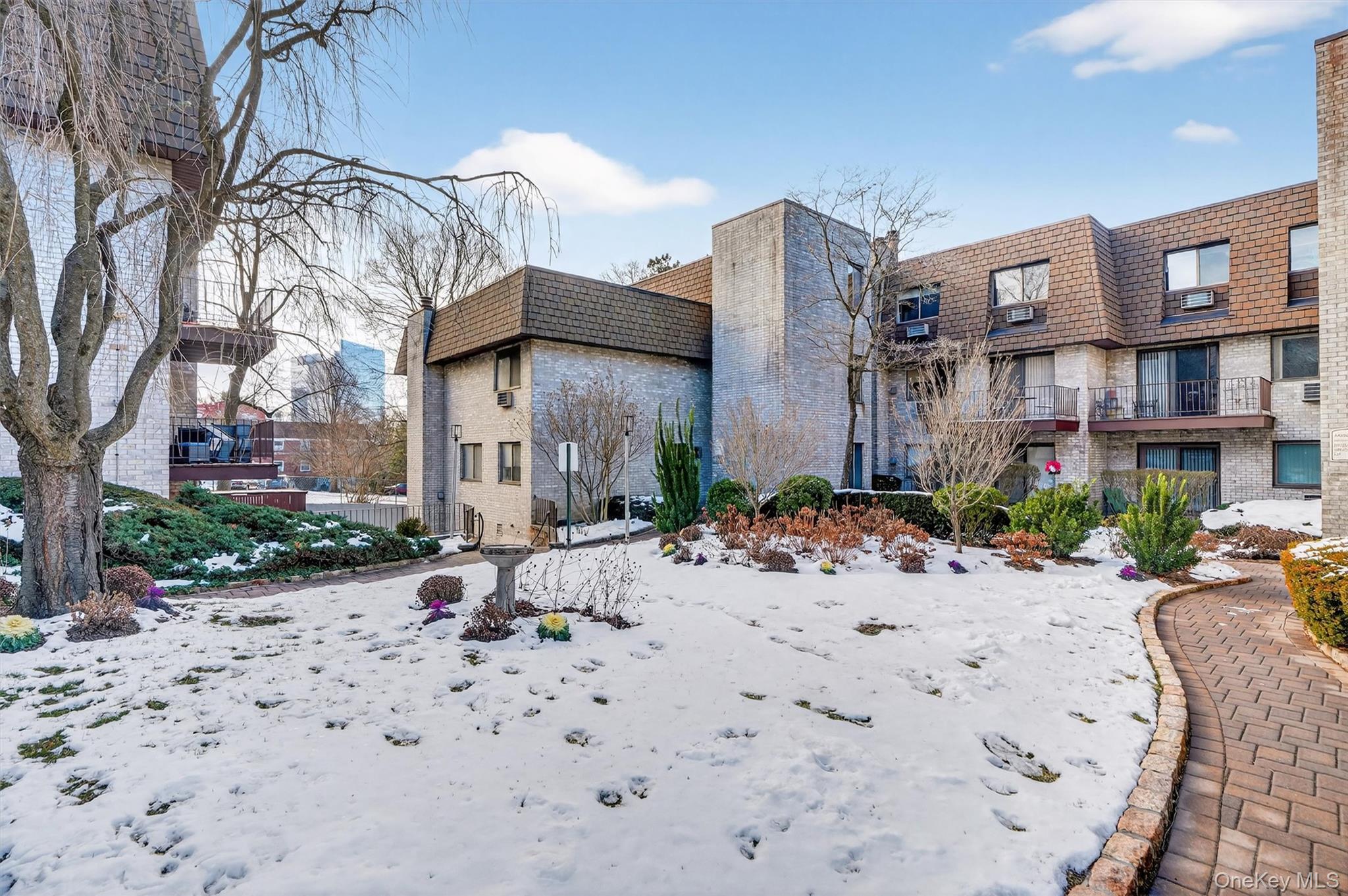 89 N Broadway # 213, White Plains, NY 10603