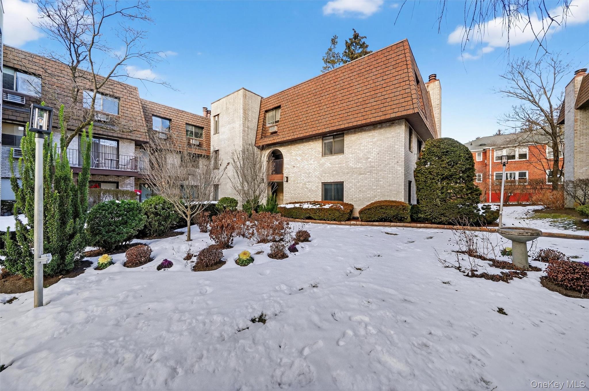 89 N Broadway # 213, White Plains, NY 10603