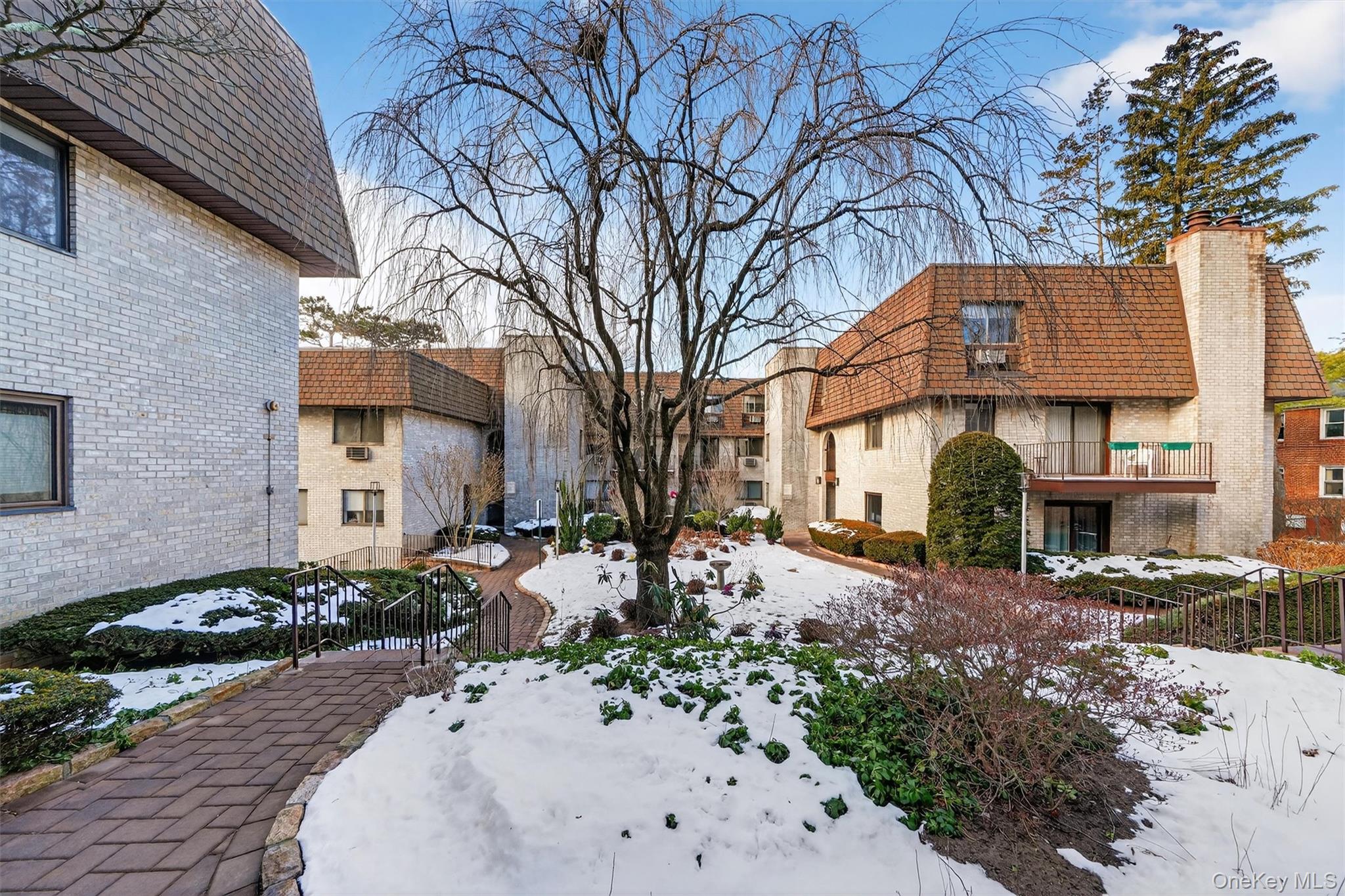 89 N Broadway # 213, White Plains, NY 10603