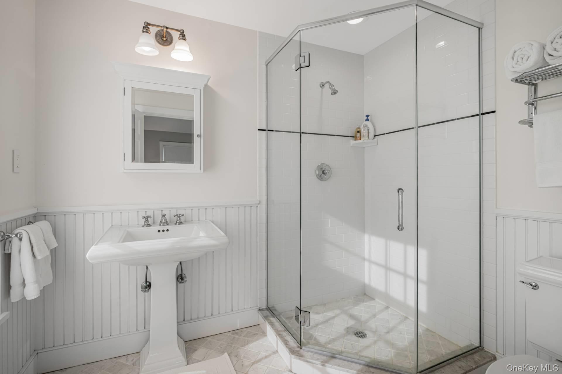 17 W Pond Drive, Bridgehampton, NY 11787