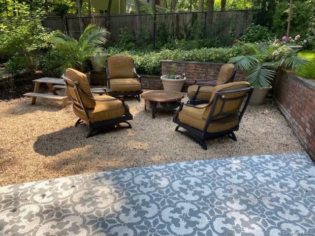 7 Flamingo Drive, Smithtown, NY 11787