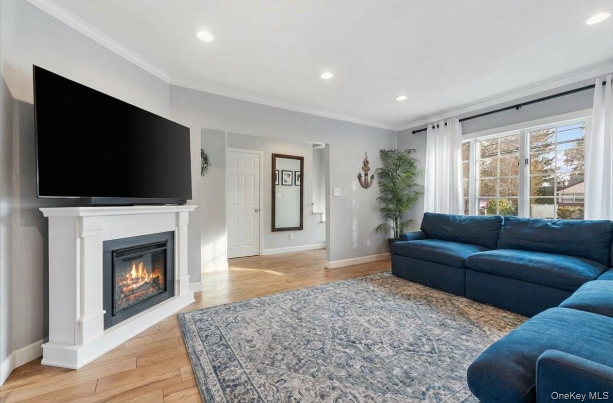 69 Hawthorne Street, Massapequa, NY 11758