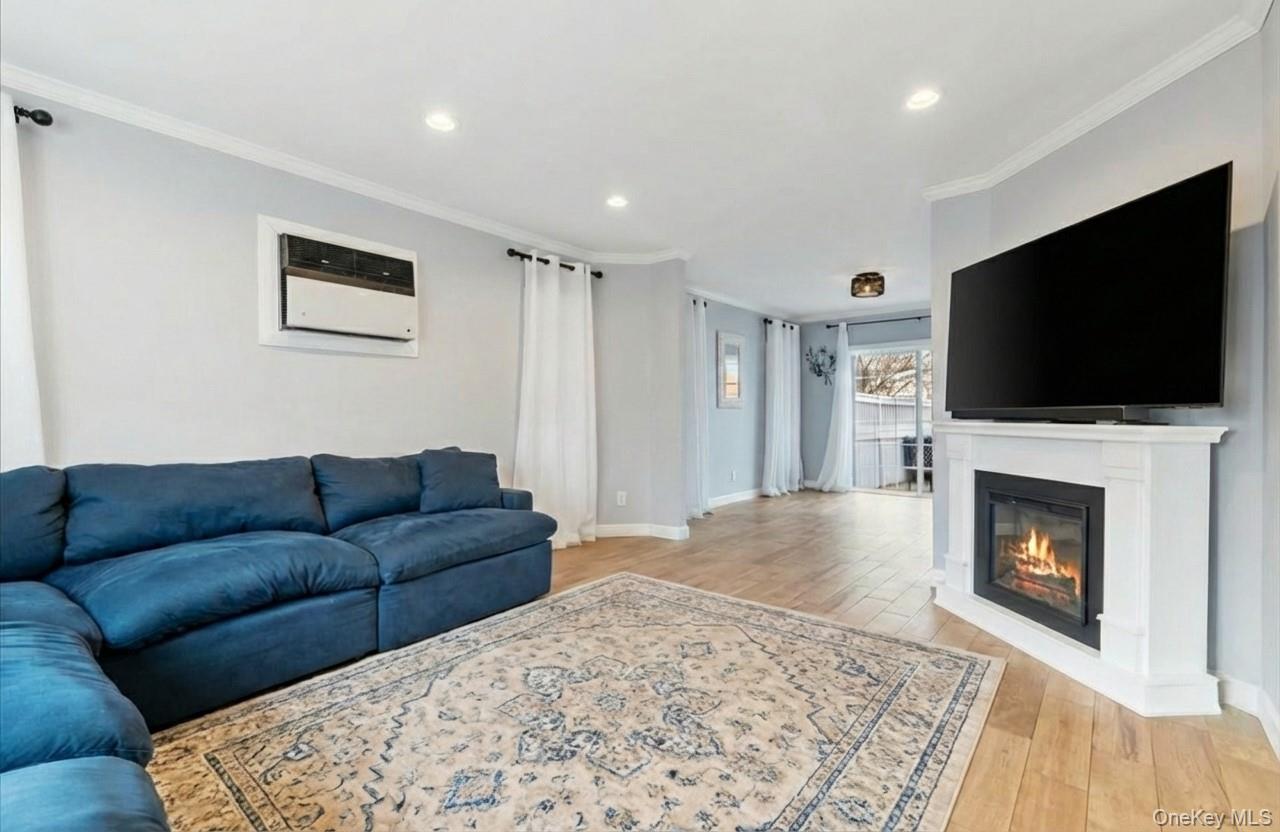 69 Hawthorne Street, Massapequa, NY 11758