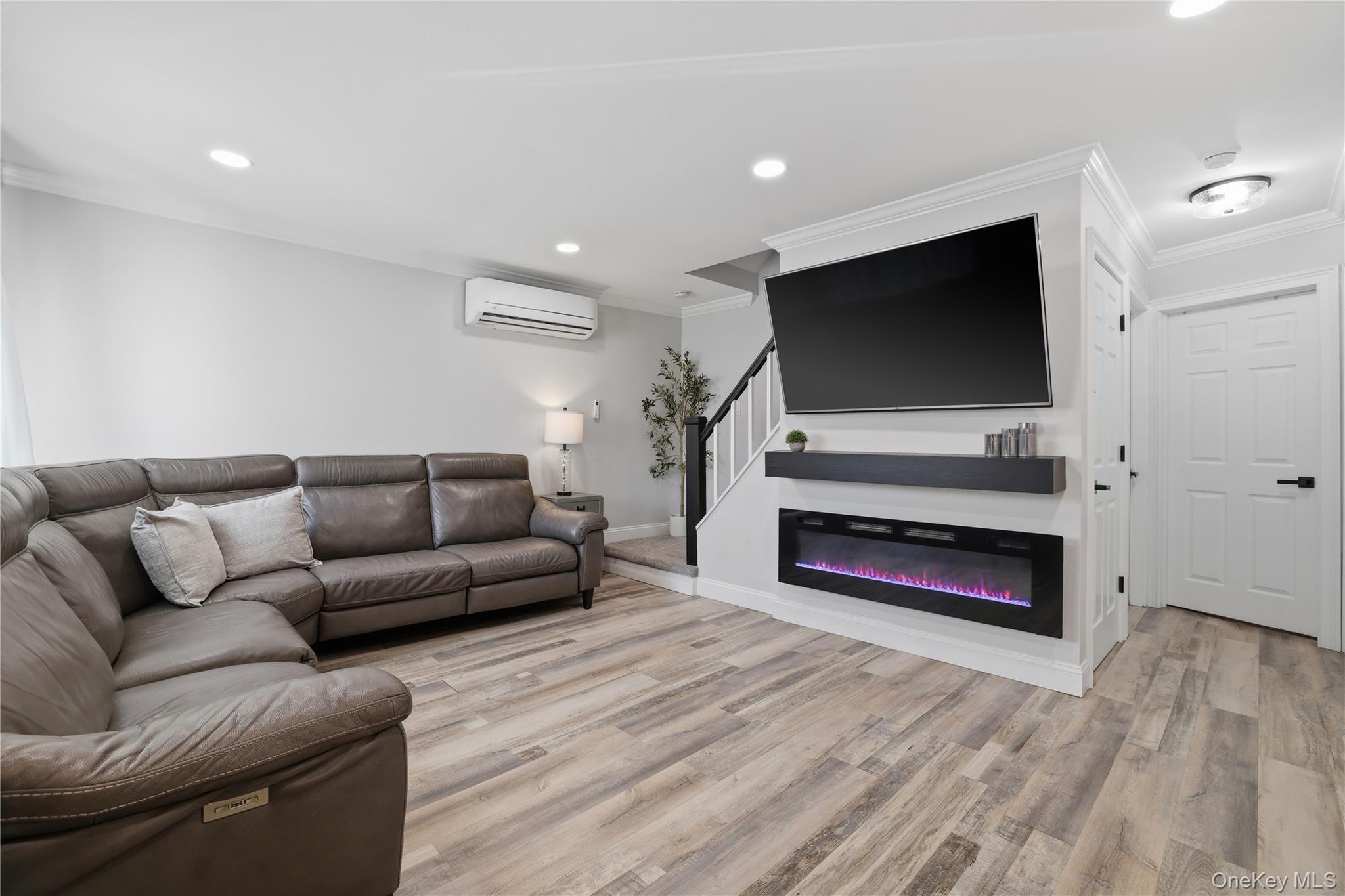 215 Monroe Street, Franklin Square, NY 11010