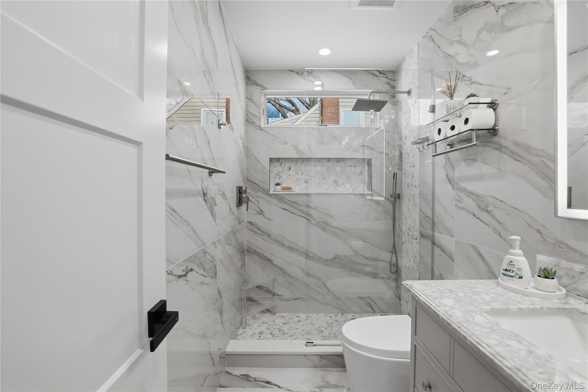 215 Monroe Street, Franklin Square, NY 11010