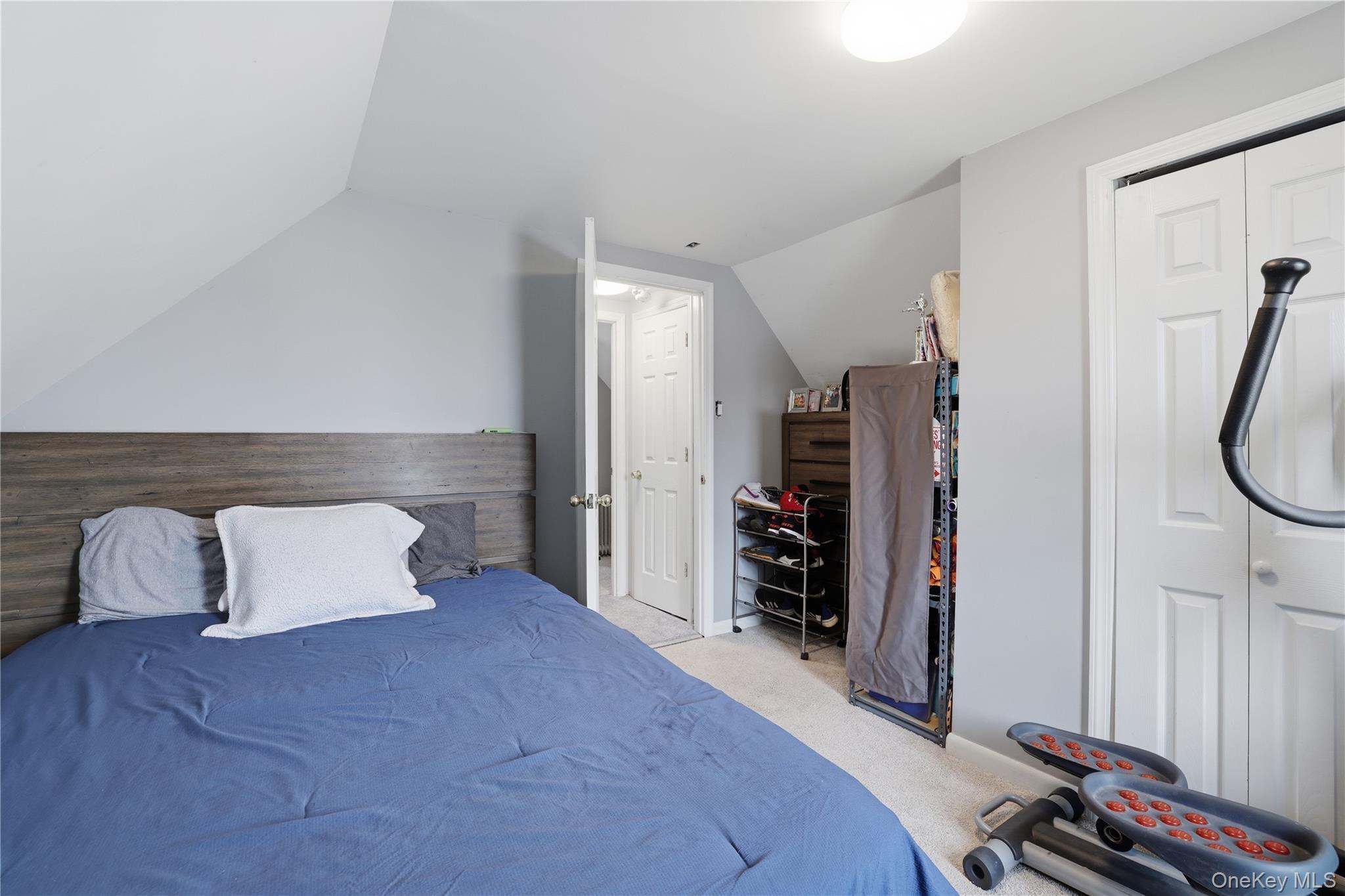 215 Monroe Street, Franklin Square, NY 11010