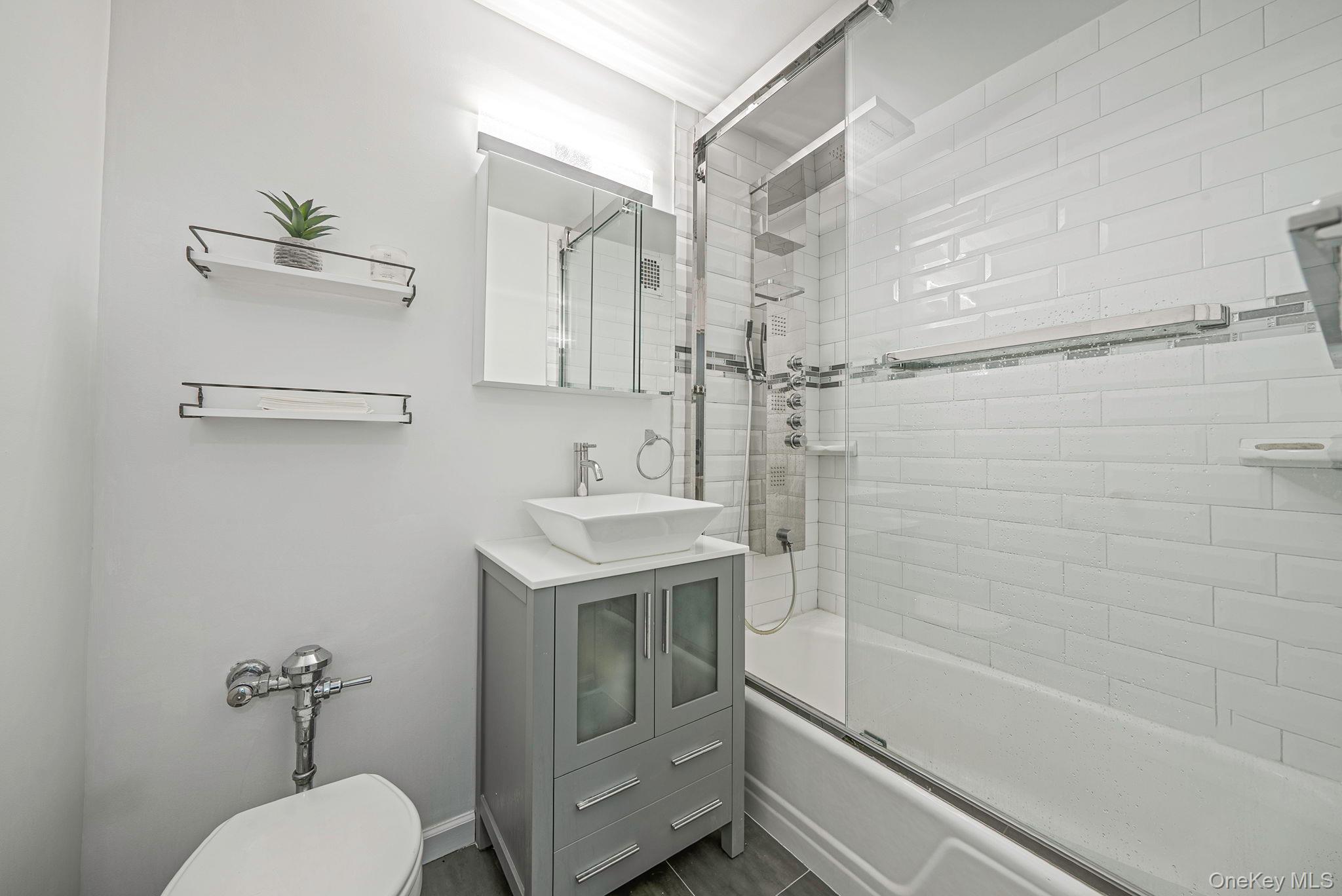 88-12 151 # 4A, Howard Beach, NY 11414