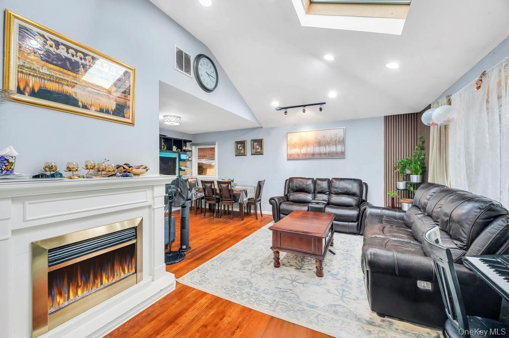 1810 N Jerusalem Road, North Bellmore, NY 11710