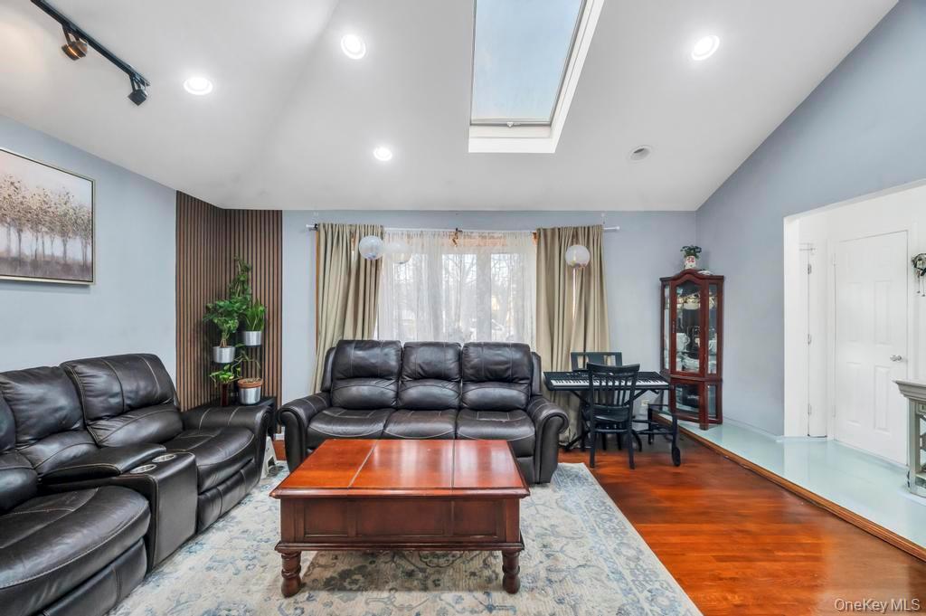 1810 N Jerusalem Road, North Bellmore, NY 11710