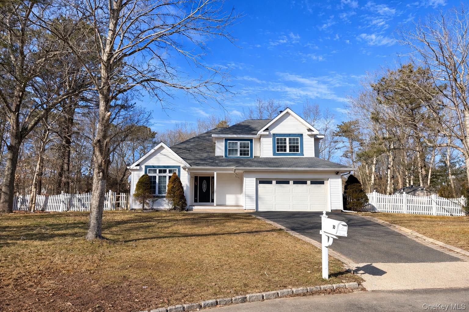 10 Silver Court, Ridge, NY 11961