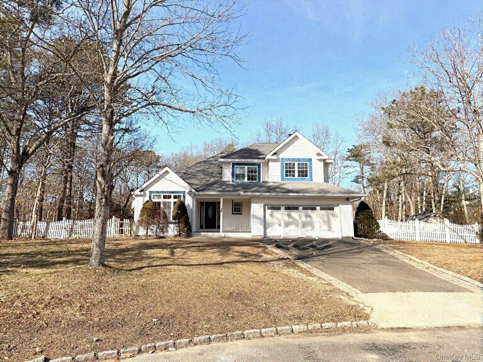 10 Silver Court, Ridge, NY 11961