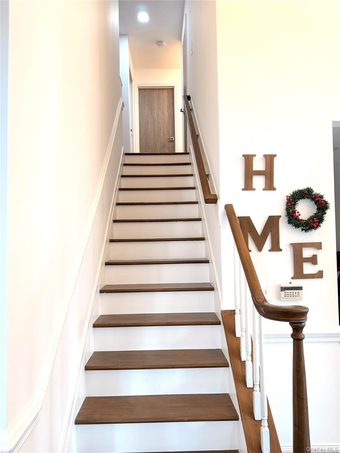 10 Silver Court, Ridge, NY 11961