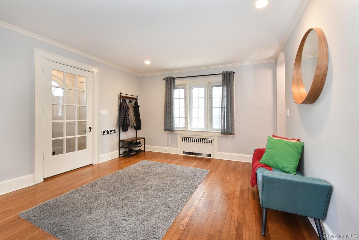 62 Hudson Road, Floral Park, NY 11001