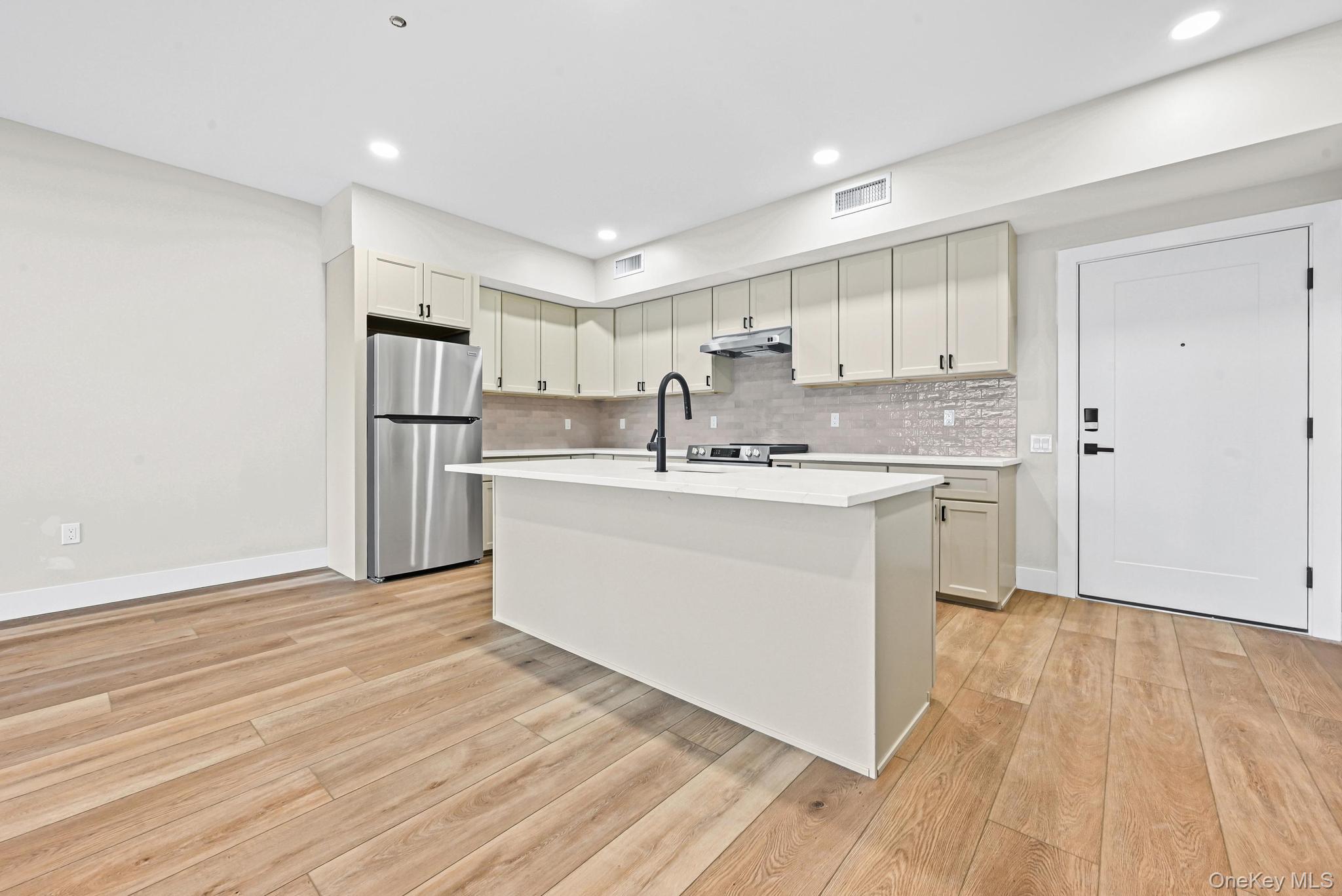 80 Division Street # 2G, Patchogue, NY 11772