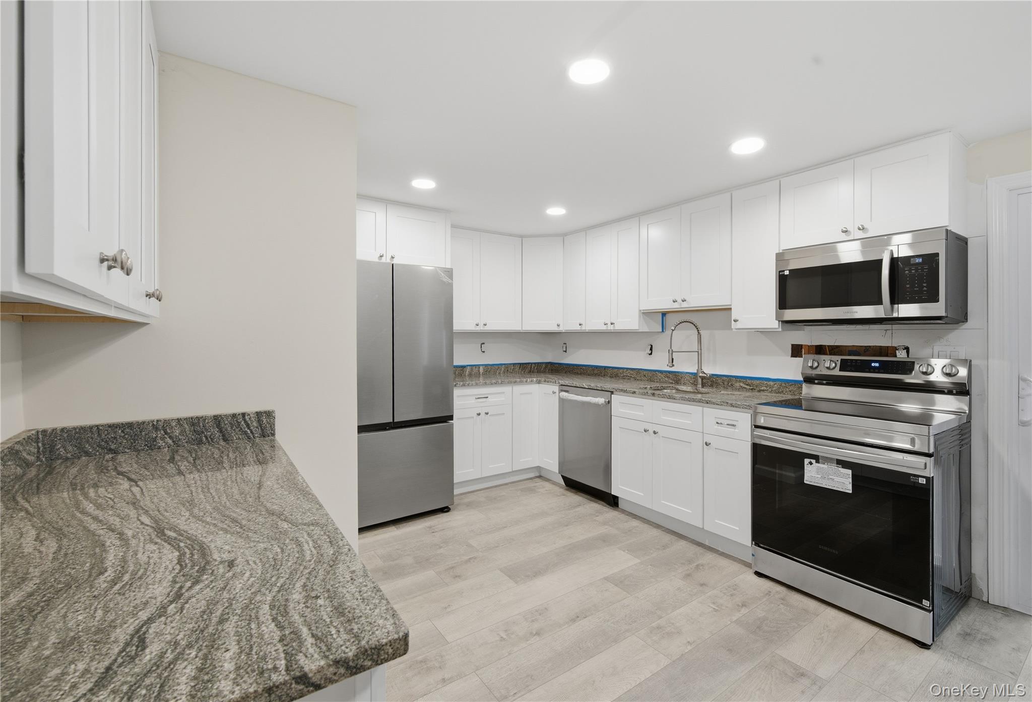 257 southaven Avenue, Medford, NY 11763