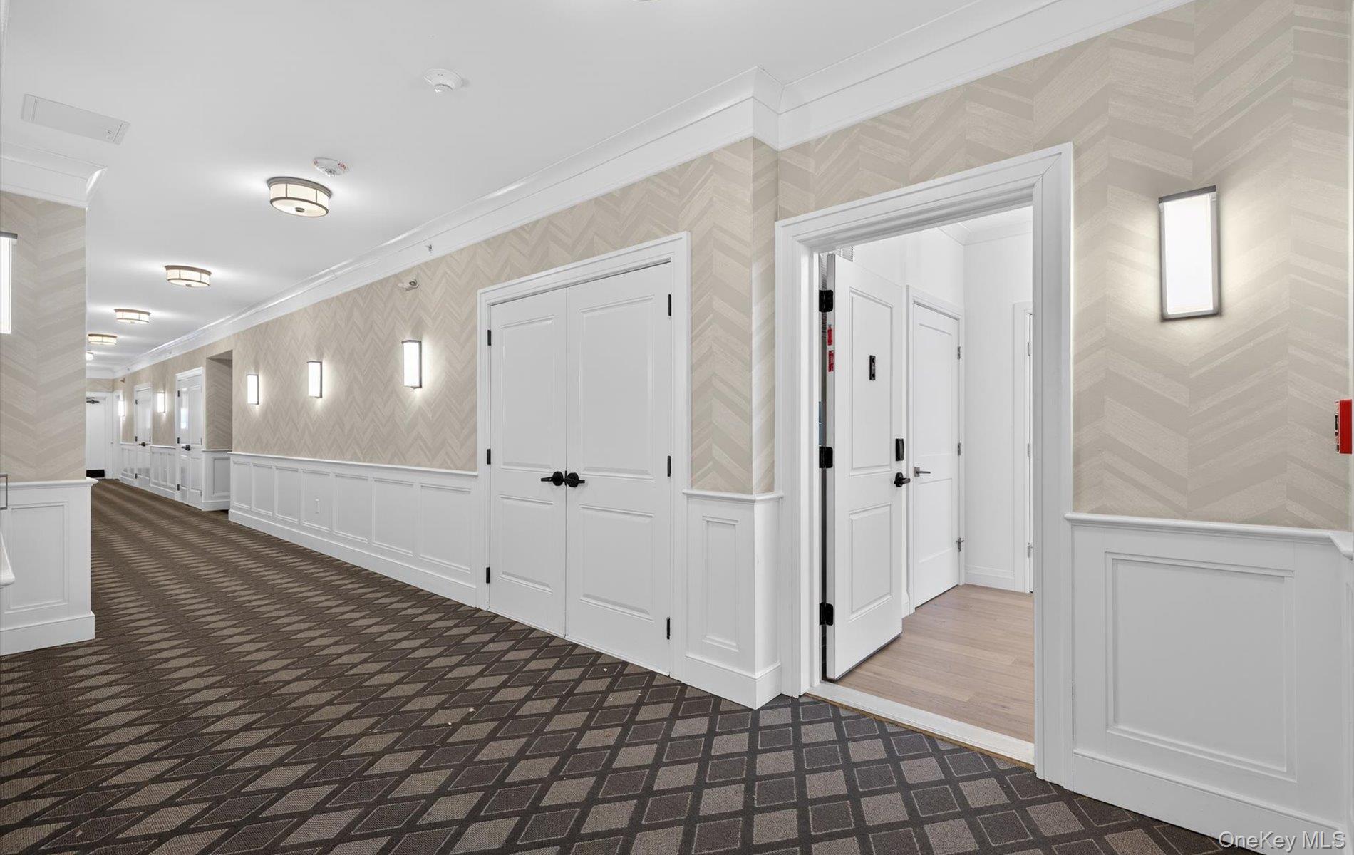 28301 Spruce Pond Circle, Plainview, NY 11803