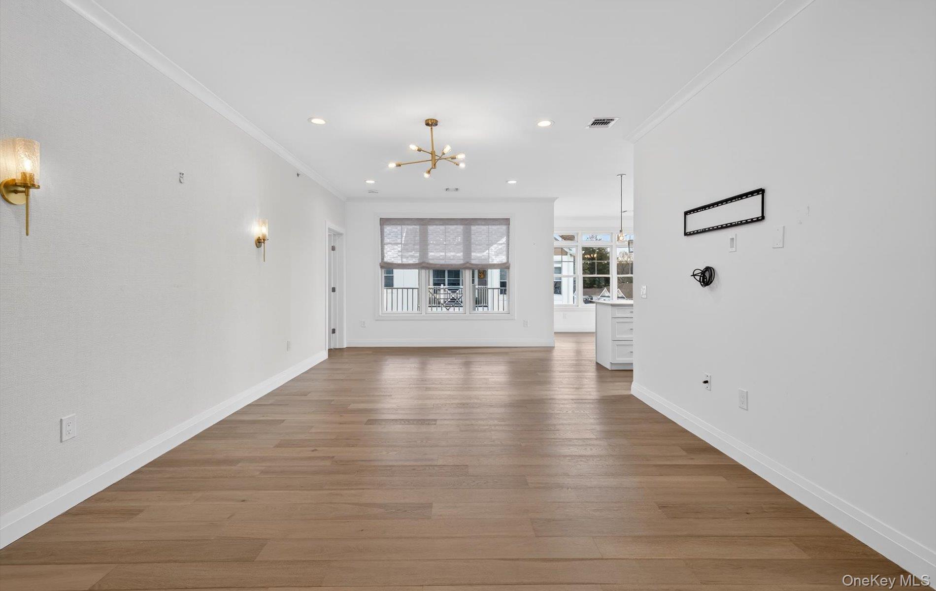 28301 Spruce Pond Circle, Plainview, NY 11803