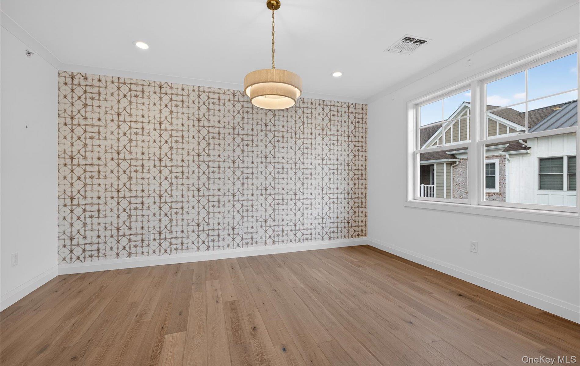 28301 Spruce Pond Circle, Plainview, NY 11803