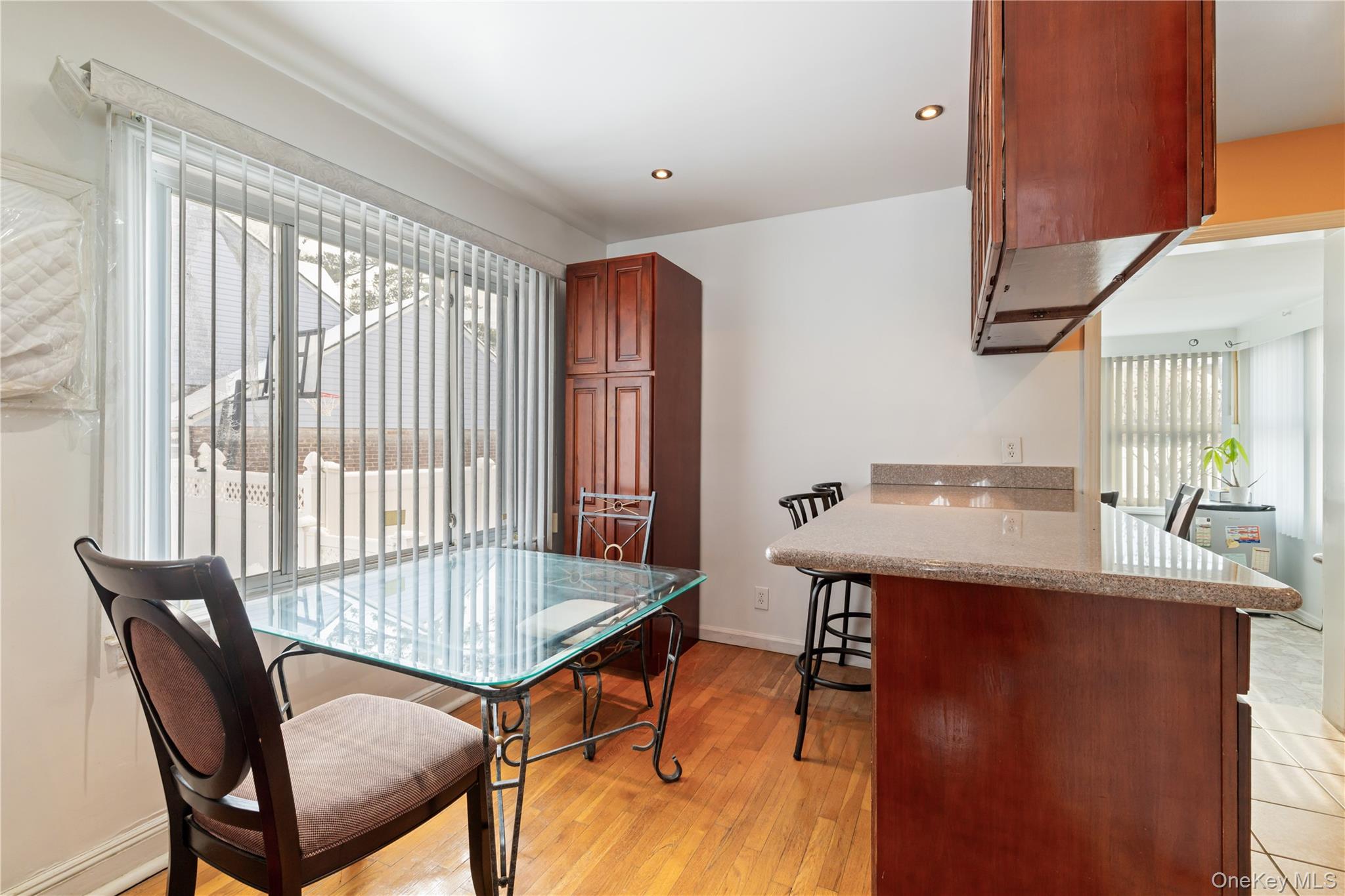 17 Standish Road, Valley Stream, NY 11580