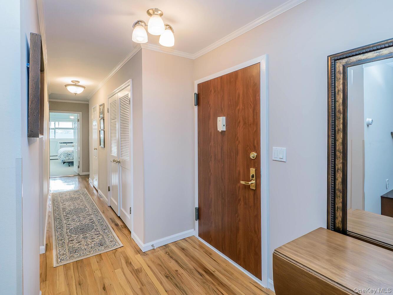 1 Toms Point Lane # #6 i, Port Washington, NY 11050