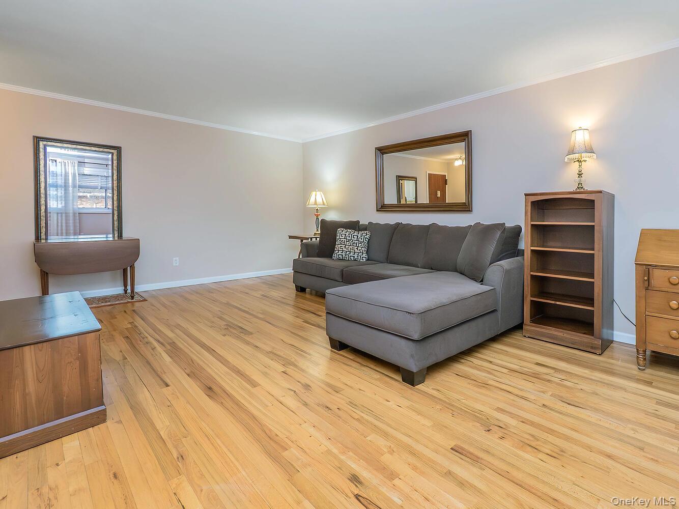 1 Toms Point Lane # #6 i, Port Washington, NY 11050