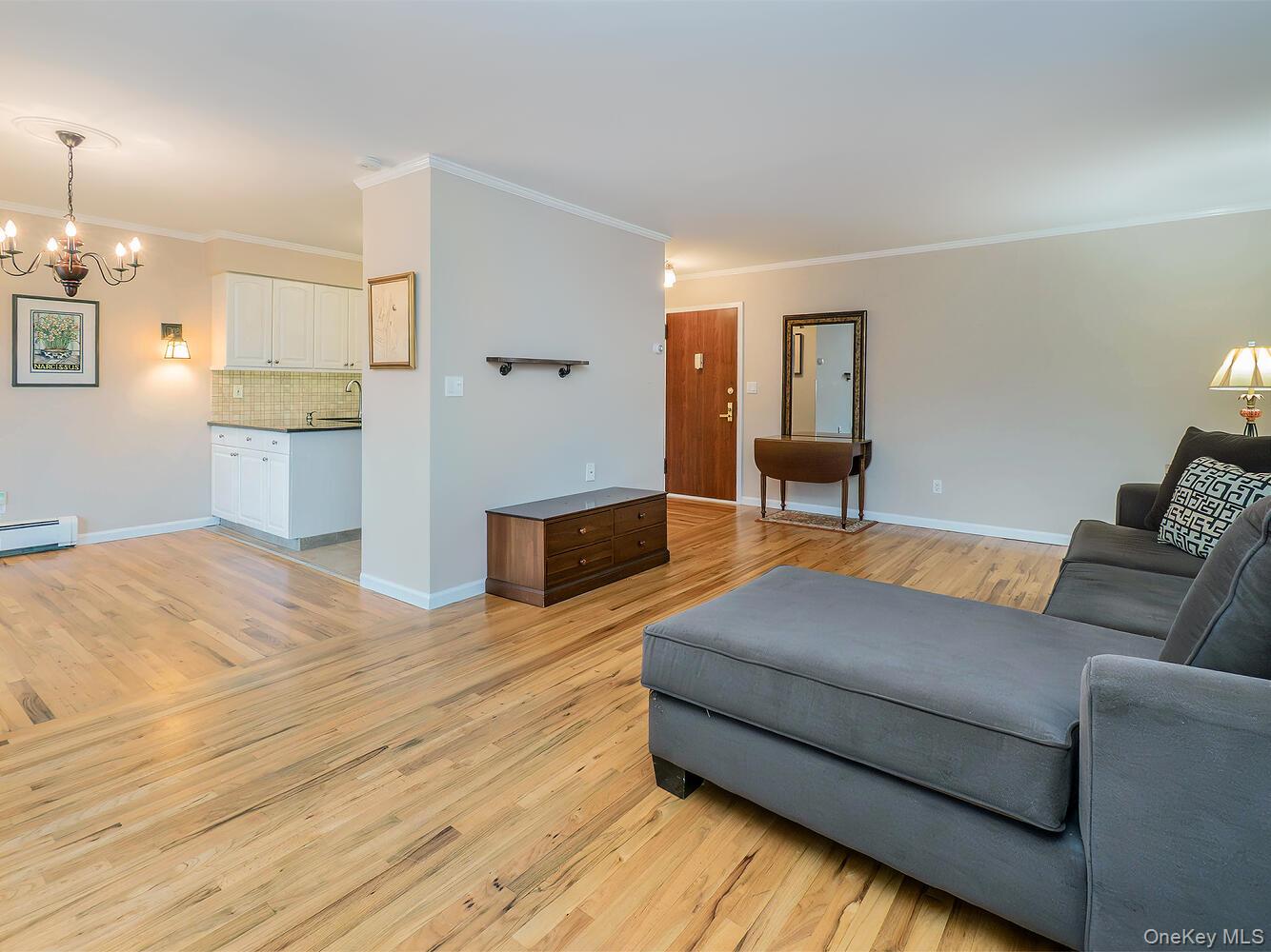 1 Toms Point Lane # #6 i, Port Washington, NY 11050