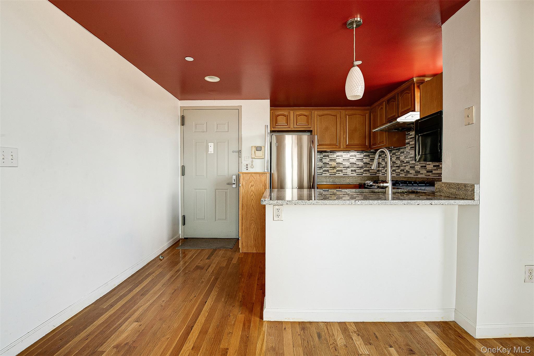 116-24 Grosvenor Lane # 8/D, Kew Gardens, NY 11415