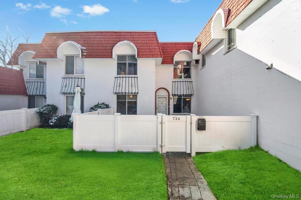 754 Blue Ridge Drive, Medford, NY 11763