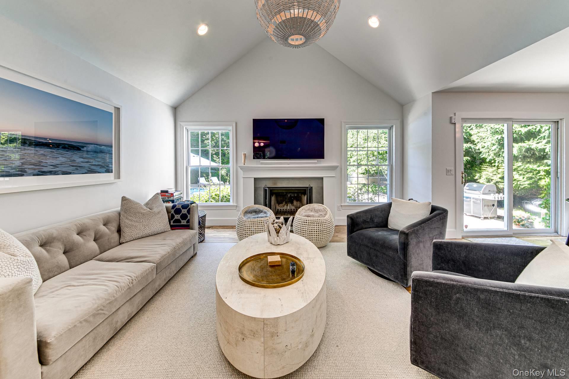 12 Underwood Drive, East Hampton, NY 11937