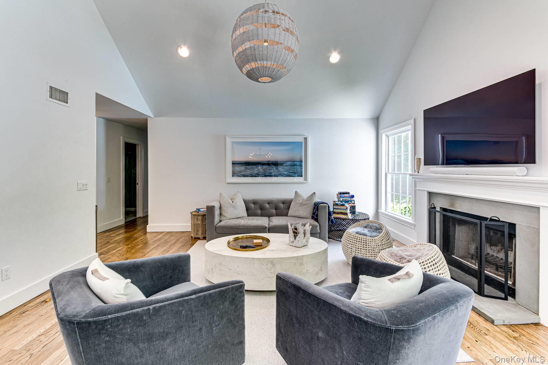 12 Underwood Drive, East Hampton, NY 11937