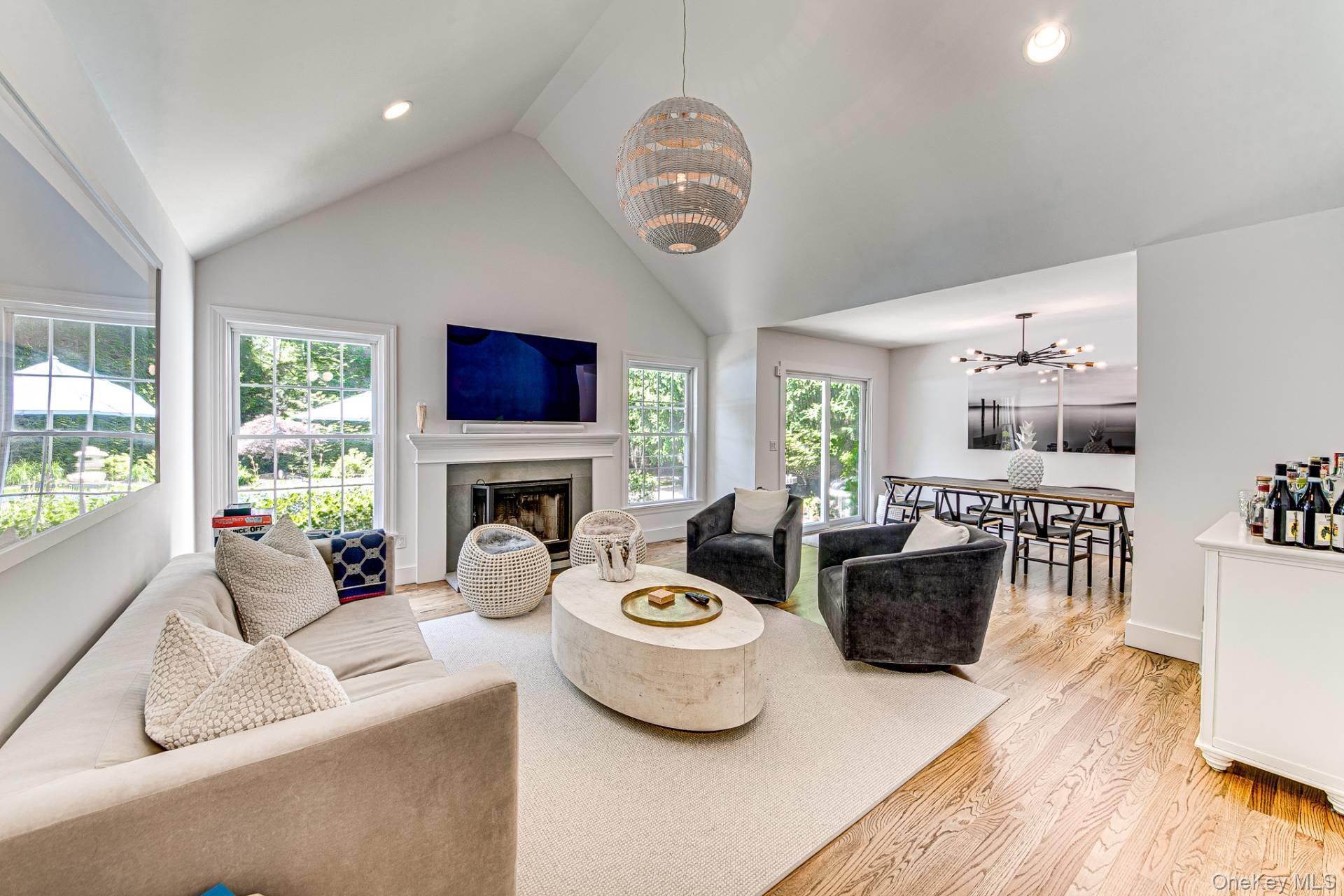 12 Underwood Drive, East Hampton, NY 11937