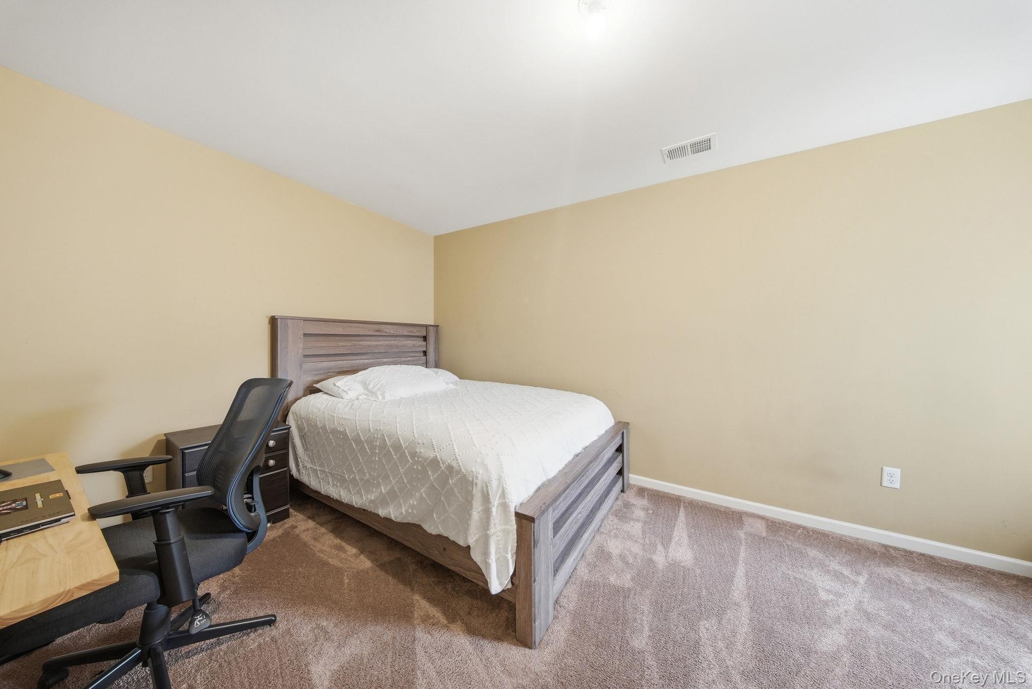 59 Woodside Knolls Drive, Middletown, NY 10940