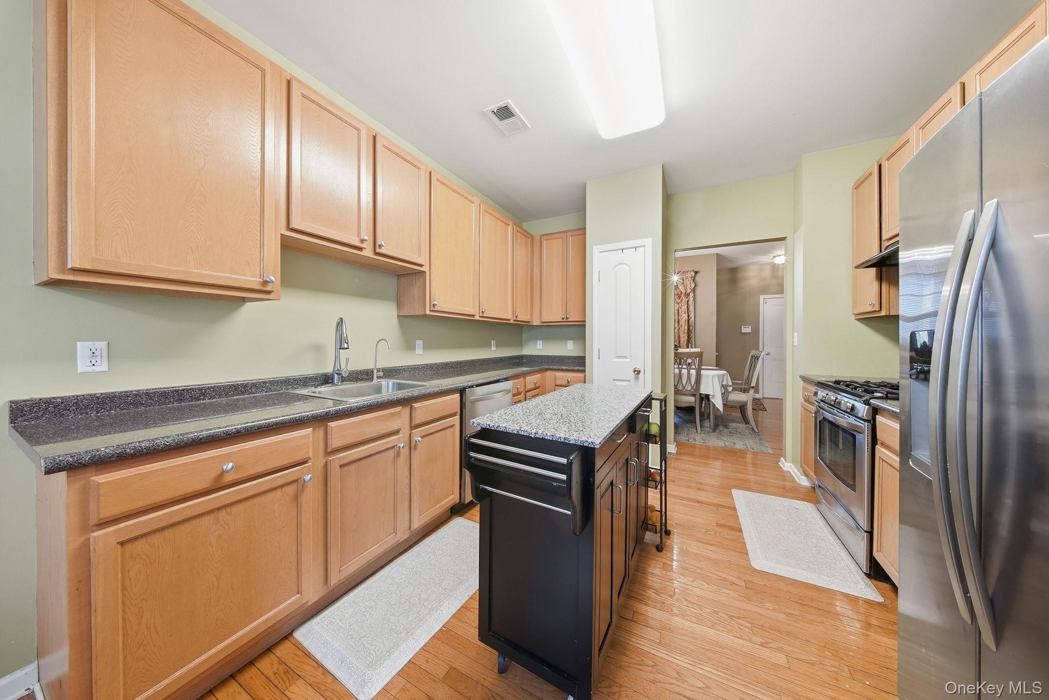 59 Woodside Knolls Drive, Middletown, NY 10940