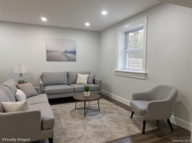 275 Beachview Street, Copiague, NY 11726