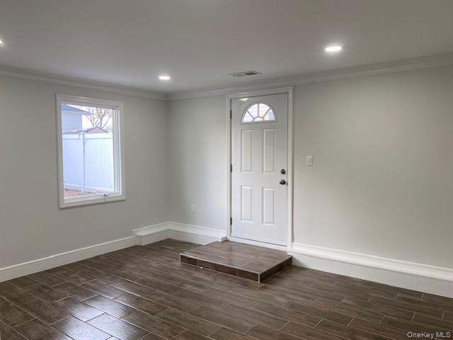 275 Beachview Street, Copiague, NY 11726