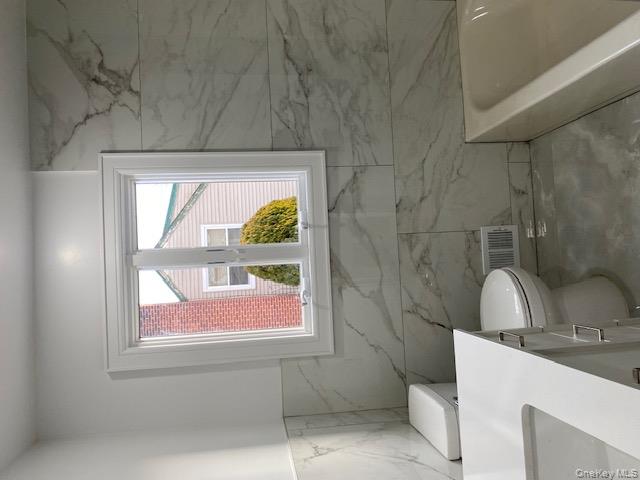 275 Beachview Street, Copiague, NY 11726