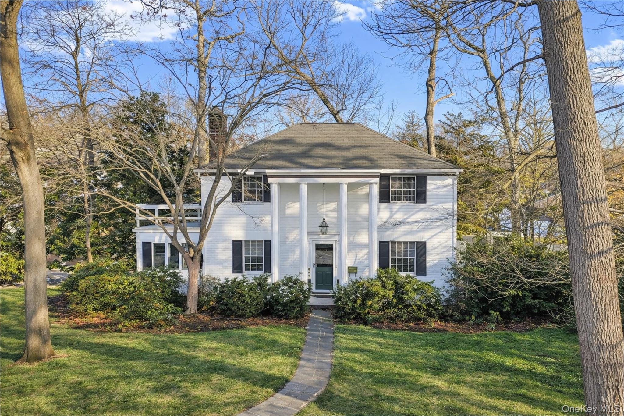 61 Squirrel Hill Road, East Hills, NY 11577