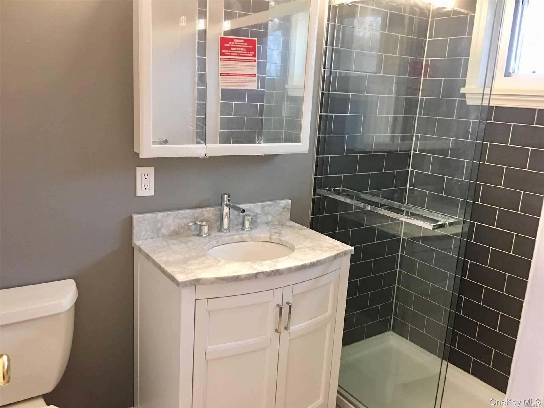 451 Main Street # #38 Upper Unit, Northport, NY 11768