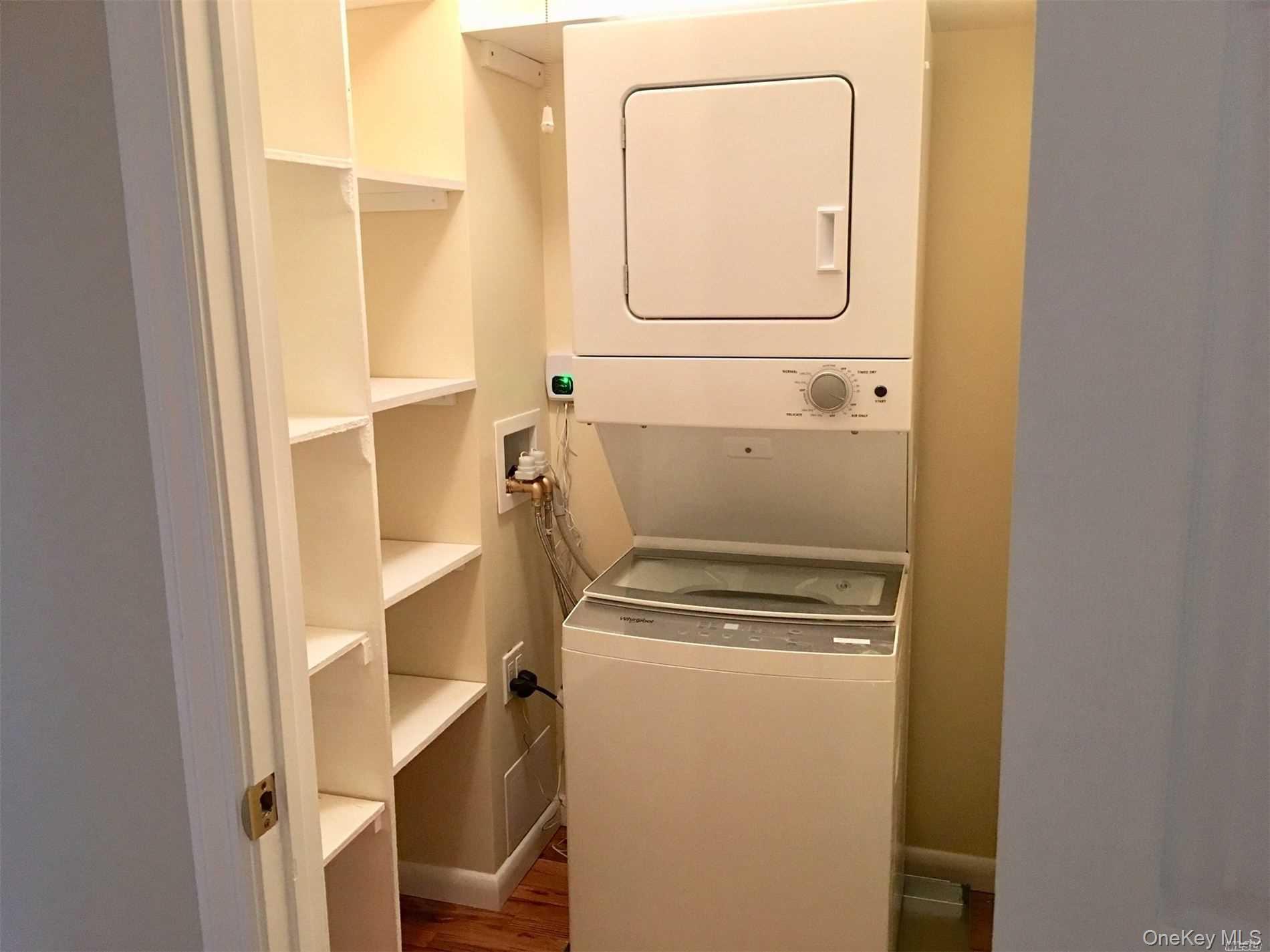 451 Main Street # #38 Upper Unit, Northport, NY 11768