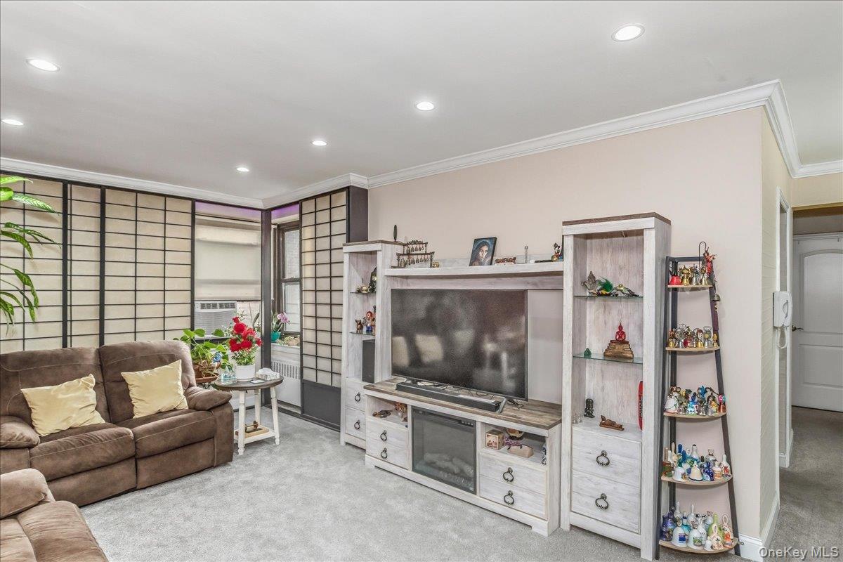 32-25 90th Street # 411, East Elmhurst, NY 11369