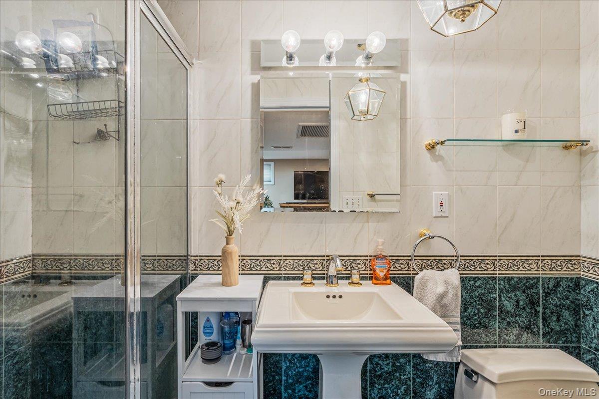 150-38 24th Avenue, Whitestone, NY 11357