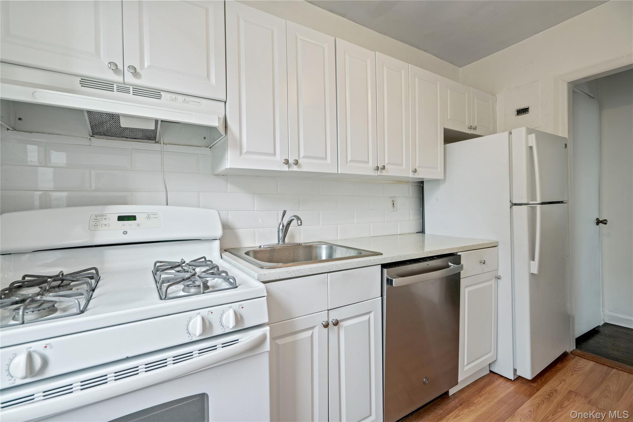 24 Mulford Place # 4B, Hempstead, NY 11550