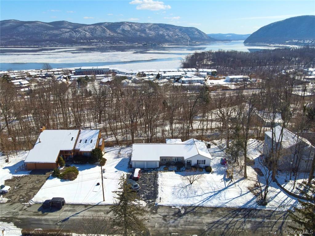 6 Barclay Road, New Windsor, NY 12553