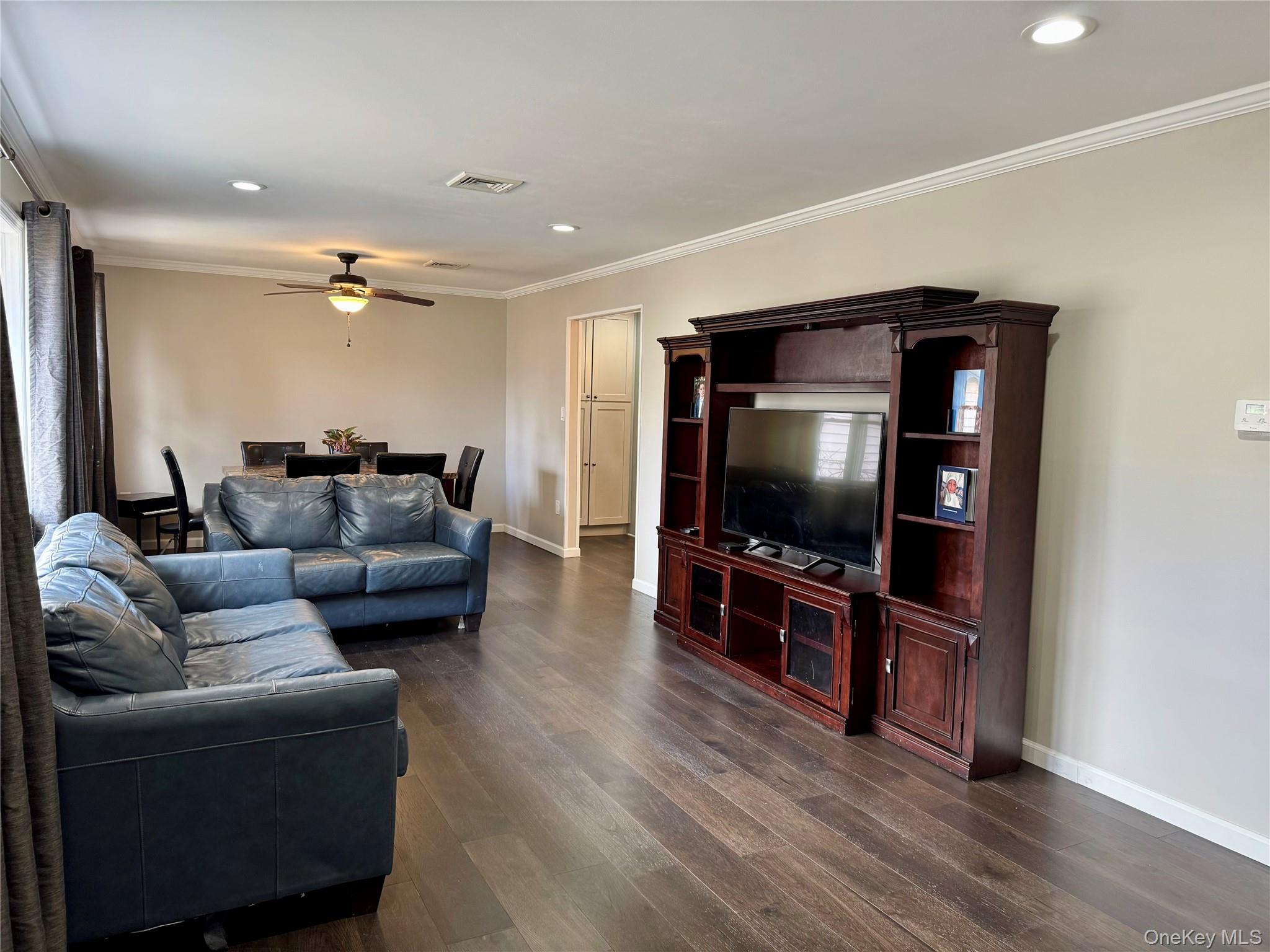 6 Barclay Road, New Windsor, NY 12553