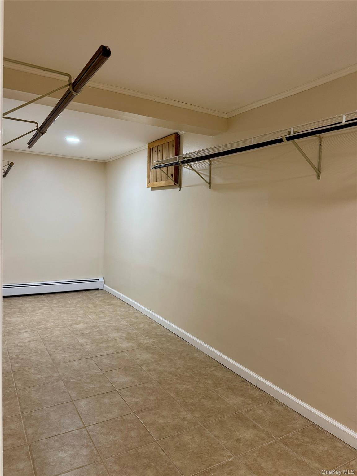 6 Barclay Road, New Windsor, NY 12553