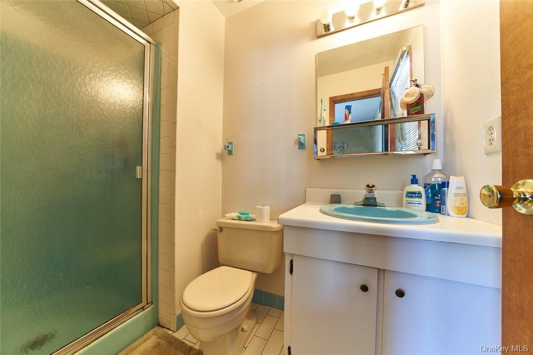 6 Barclay Road, New Windsor, NY 12553