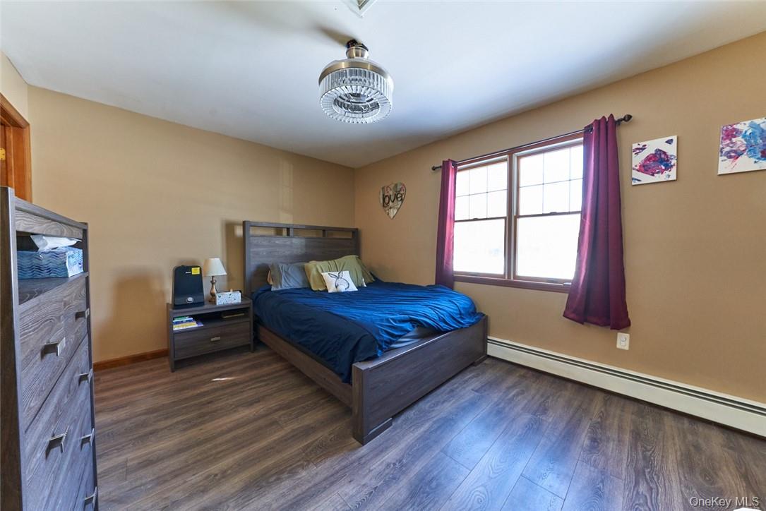 6 Barclay Road, New Windsor, NY 12553