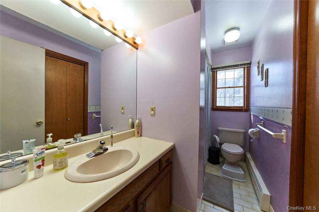 6 Barclay Road, New Windsor, NY 12553